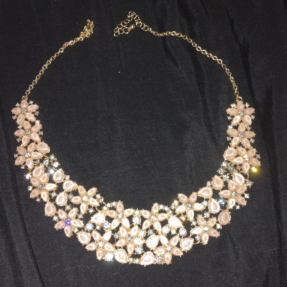 🌸light pink floral necklace!🌺